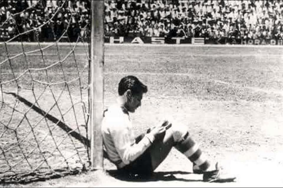 Hasta la fecha, la imagen del 'Tubo' permanece como la mayor afrenta de un jugador en un Clásico Tapatío.