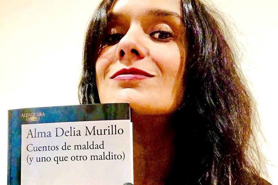 Alma Delia Murillo lanza Cuentos de maldad (y uno que otro maldito), con Alfaguara, un título también disponible en ebook.