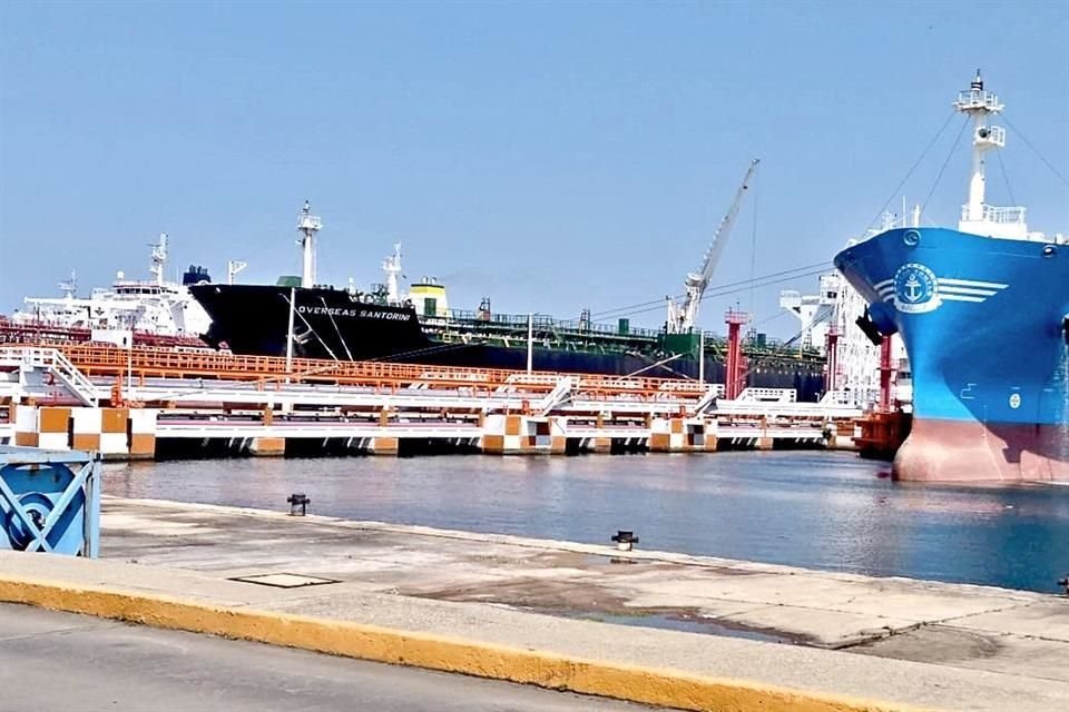 La situación volvió a dejar a las ciudades petroleras como pueblos fantasma.