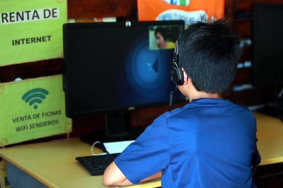 Los especialistas indicaron que algunos padres de familia no disponen del tiempo para ayudar a sus hijos.