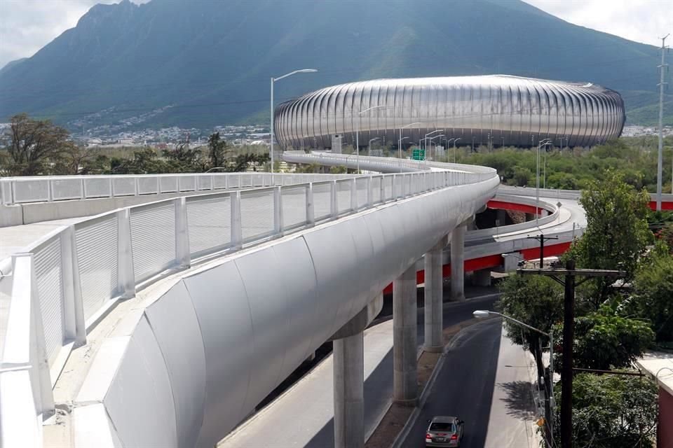 Otra de las obras más emblemáticas de la historia moderna de NL, es el Estadio BBVA de Los Rayados, abierto en 2015, y en el que la construcción estuvo a cargo de su Grupo GP