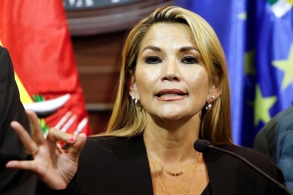 Jeanine Áñez declaró que la prioridad del país debe ser atender la emergencia sanitaria.