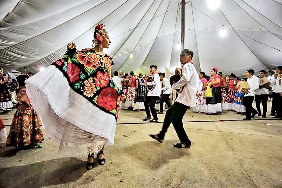 Las calles de Juchitán, en el Istmo de Tehuantepec, no derraman la tradicional fiesta de mayo debido a la pandemia de Covid-19.