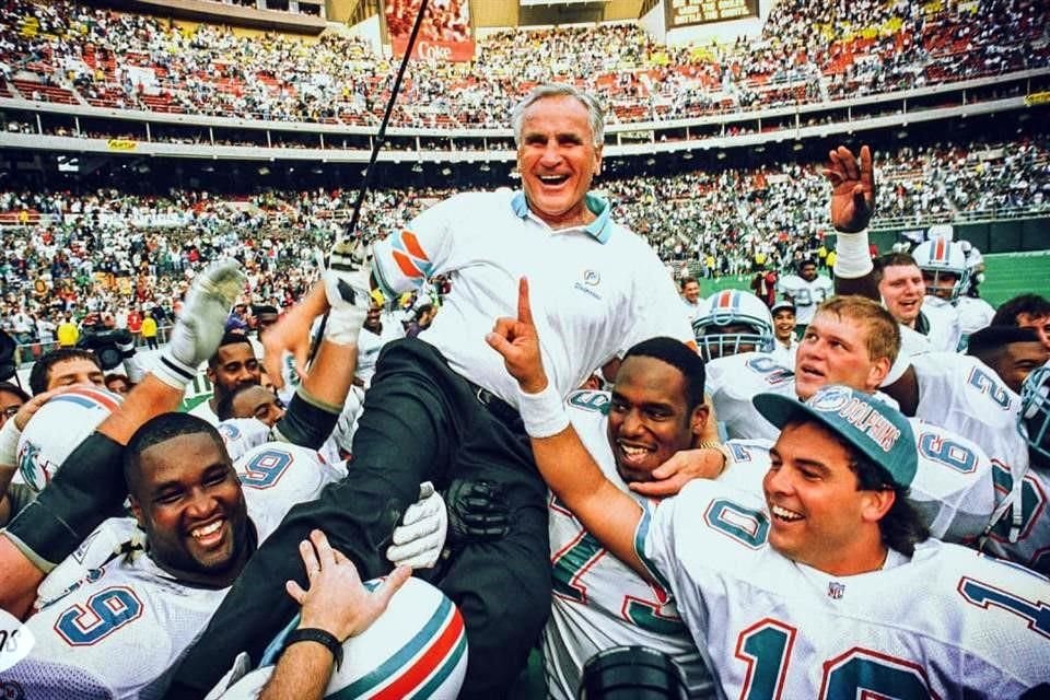 Don Shula consiguió dos títulos de Super Bowl con los Delfines.