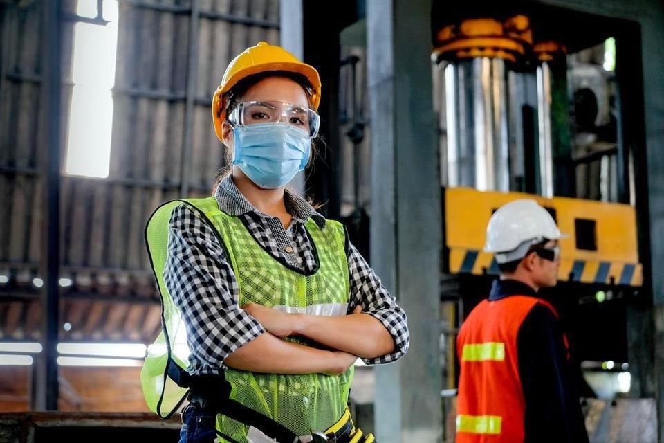 La pandemia es un escenario retador para las mujeres debido a que la carga del trabajo no remunerado es para ellas.