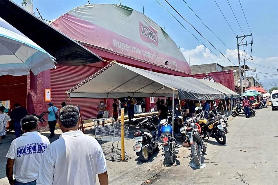 Al menos 42 empleados de la tienda 'El Zorro', en Iguala, Guerrero, dieron positivos a coronavirus.