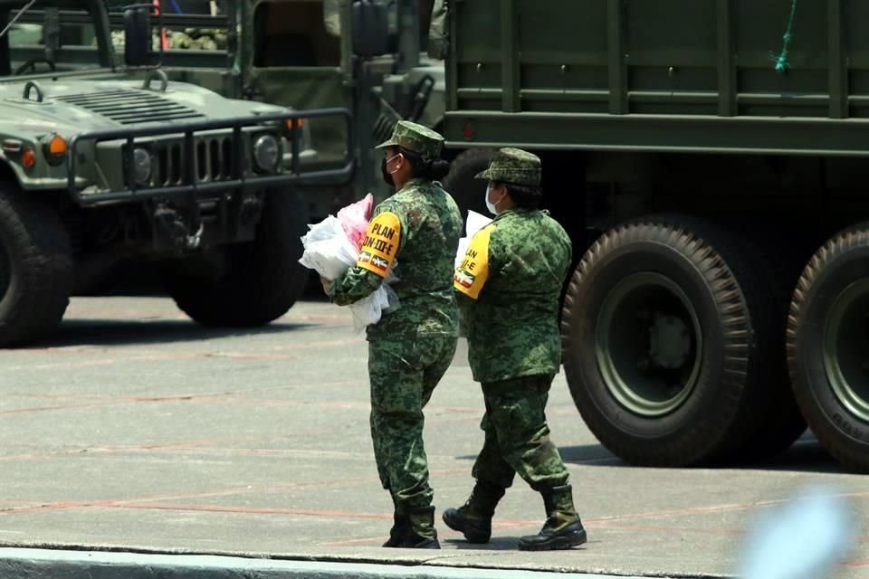 Con las acciones de los militares, en esos hospitales se cuenta con 410 camas de terapia intensiva y 330 para hospitalización.