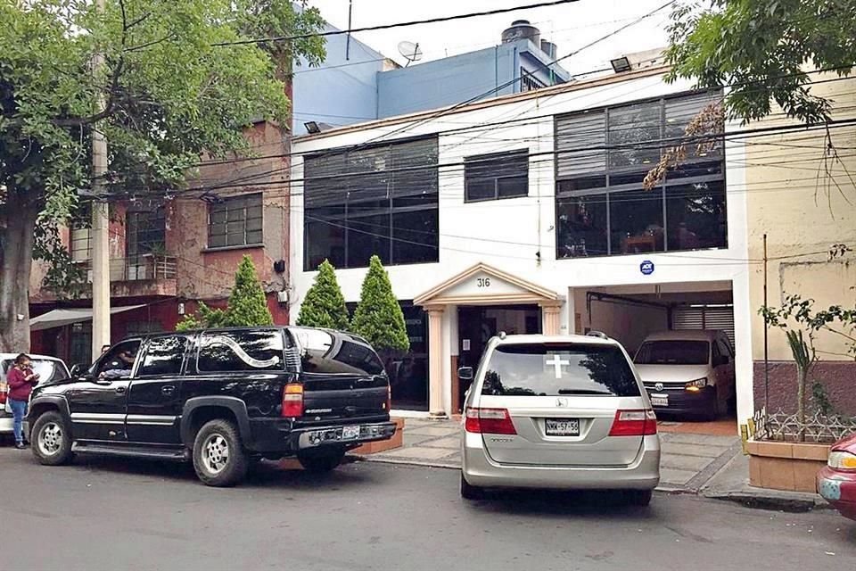 En la oficina del crematorio Grossman, en la Colonia Doctores, informan que sus cremaciones aumentaron de 9 a 12 por día.