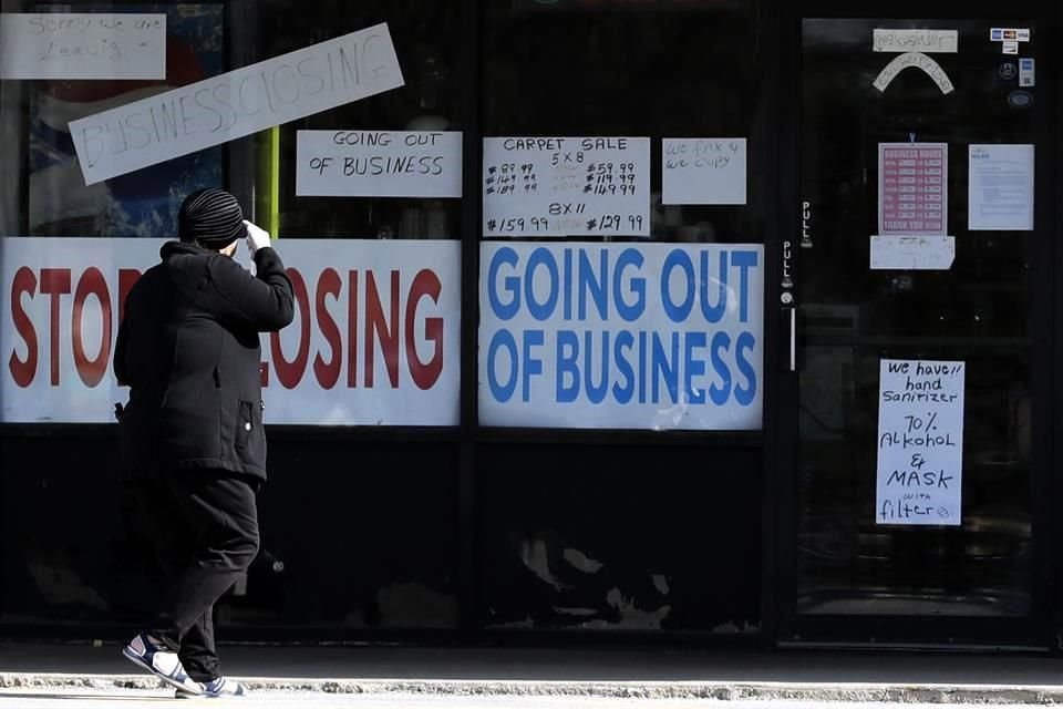 El impacto de la pandemia  en el mercado laboral estadounidense alcanzó un pico de 6.87 millones de solicitudes en la última semana de marzo y ha ido aminorándose desde entonces.