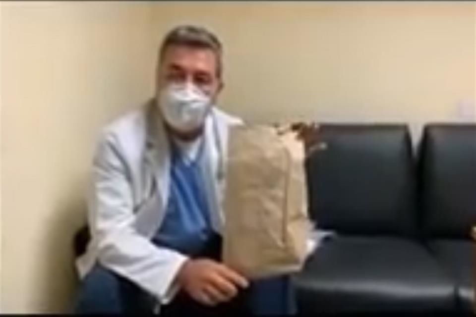 Armando Rosales T., neurocirujano de hospital del IMSS en Zacatecas.