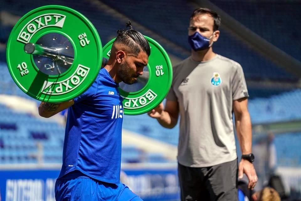 El Porto entrenó en su estadio.