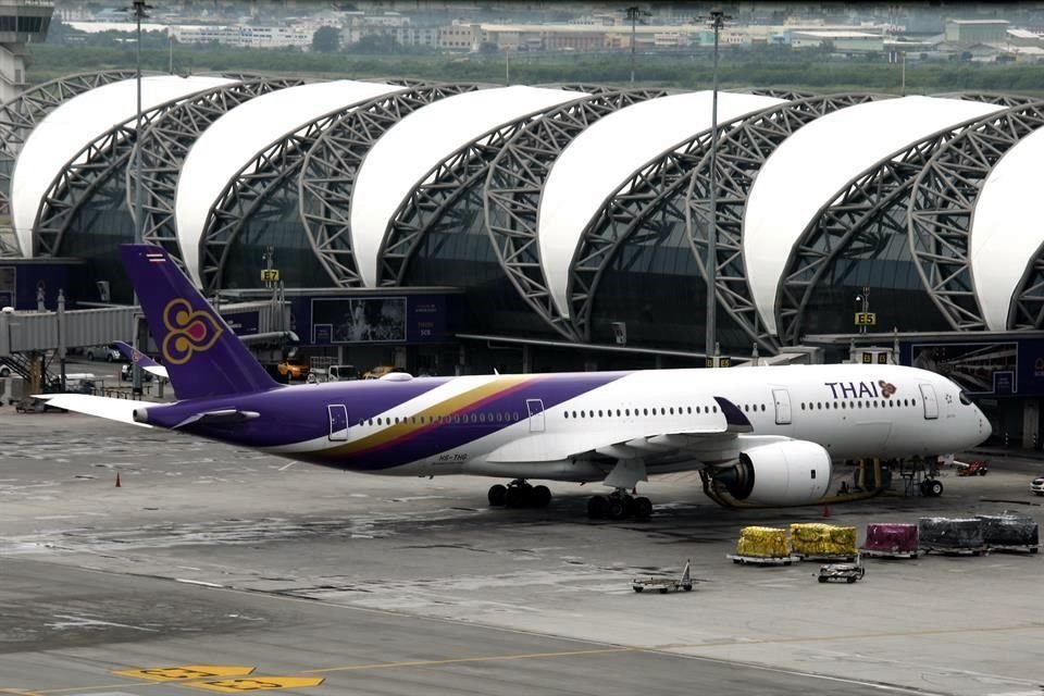 Thai Airways cuenta con una flota de 80 aviones y unos 22 mil empleados.