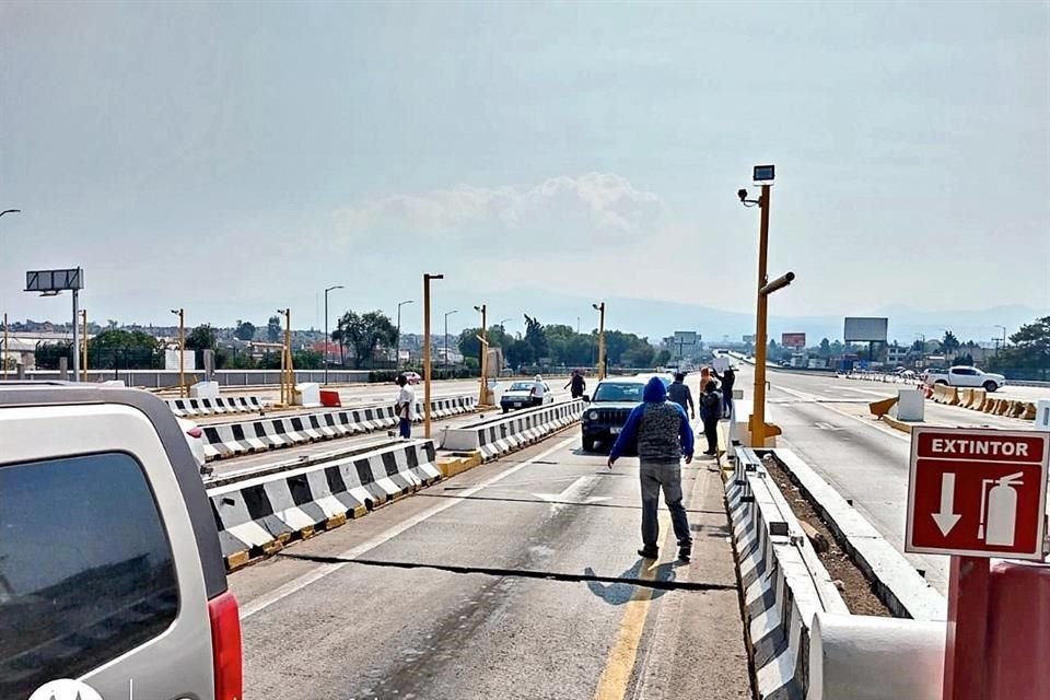 La caseta de San Marcos fue tomada ayer dos veces, una al medio día y otra casi al anochecer.