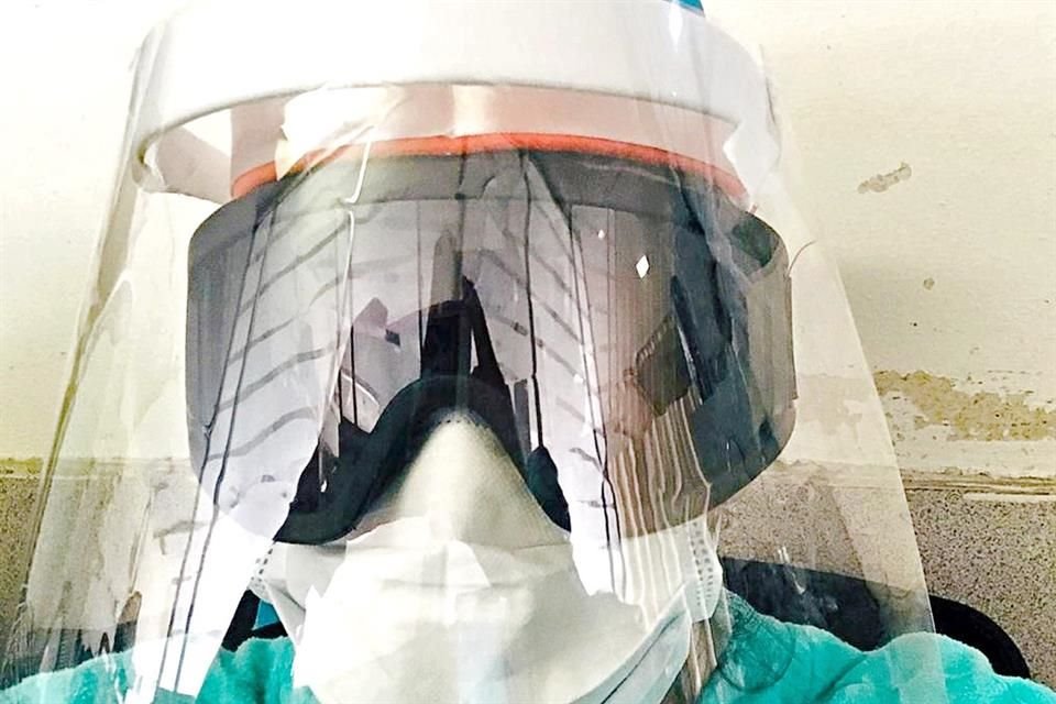 '¿Abandonar el barco?, jamás. Amo lo que hago, y me siento feliz de poder ayudar en esto, de poder hacerlo', sostiene una de las enfermeras entrevistadas.