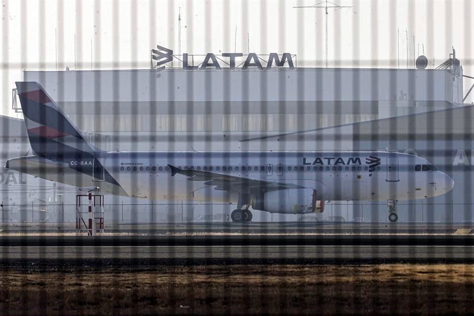 La firma presentó ante una corte en Nueva York su plan de reestructura que contempla la inyección de 8 mil 190 millones de dólares y comprendería una dilución del capital accionario actual del 99.9 por ciento.