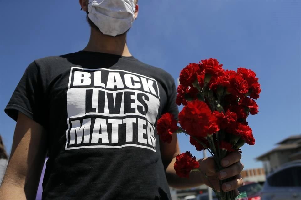 De costa a costa de EU, manifestantes protestan en varias ciudades por quinto día por el asesinato de George Floyd por policía de Minneapolis.