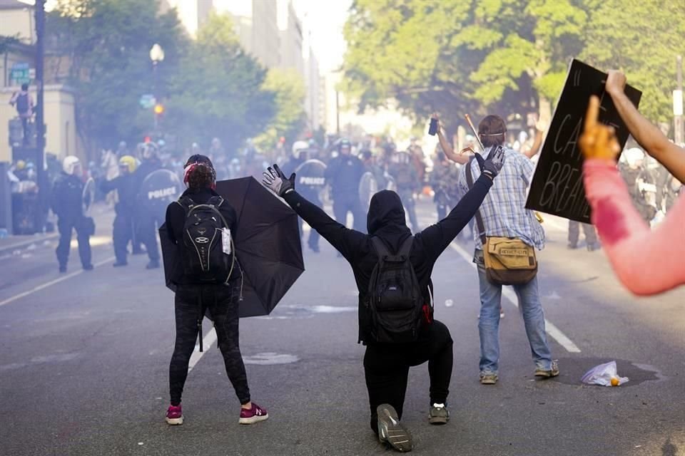 Esta tarde se llevan a cabo manifestaciones cerca de la Casa Blanca.