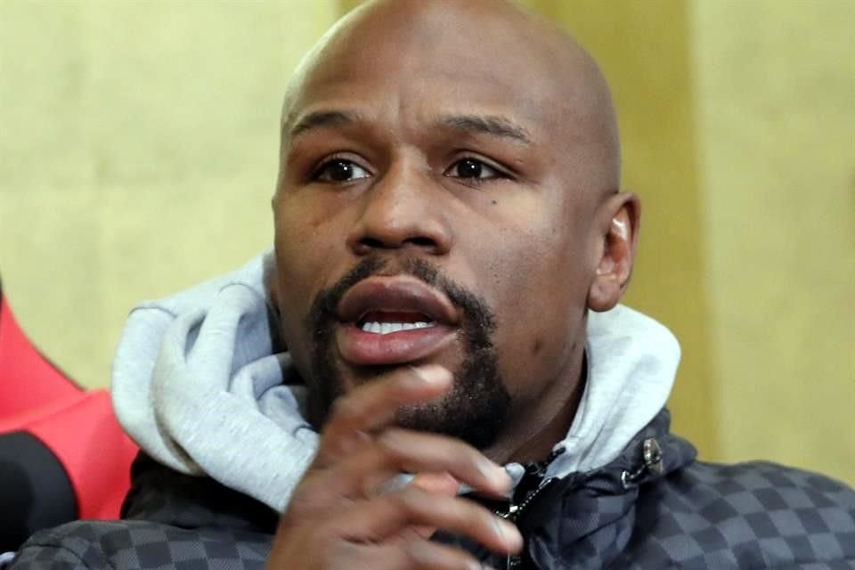 Floyd Mayweather se ofreció a pagar los gastos funerarios de George Floyd.