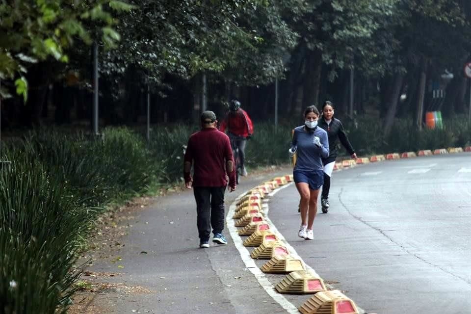 A pesar del semáforo rojo, AMLO ha pedido a Ssa que se permita a la gente salir a parques pues es necesario y 'no se puede tanto encierro'.