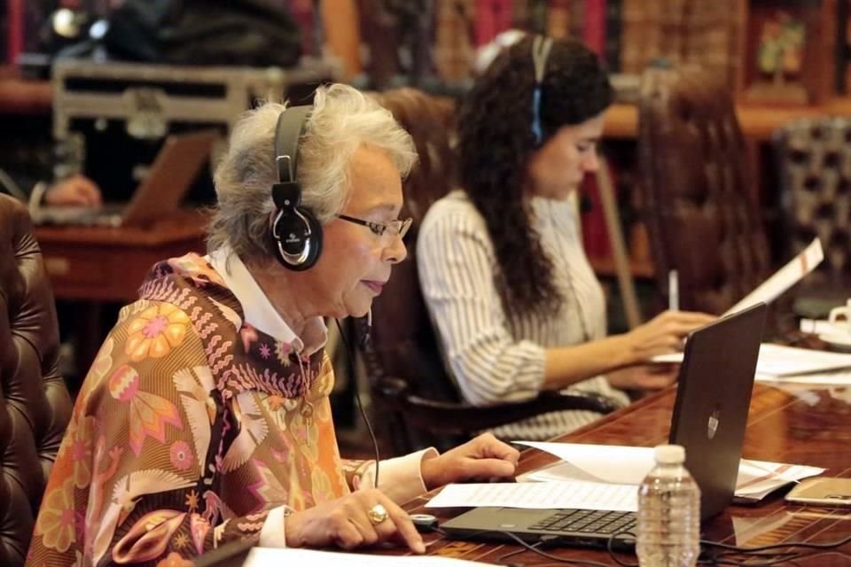 Las Secretarias Sánchez Cordero y Alcalde durante el enlace con los Gobernadores.