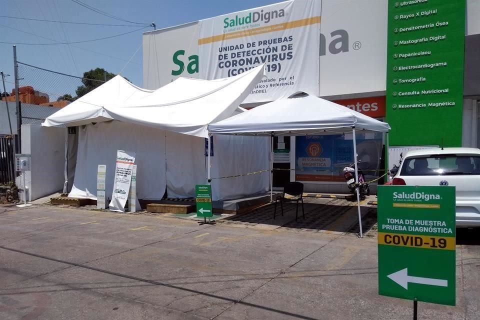 En la Sucursal de Salud Digna, en Américas, instalaron un módulo para pruebas de Covid-19.
