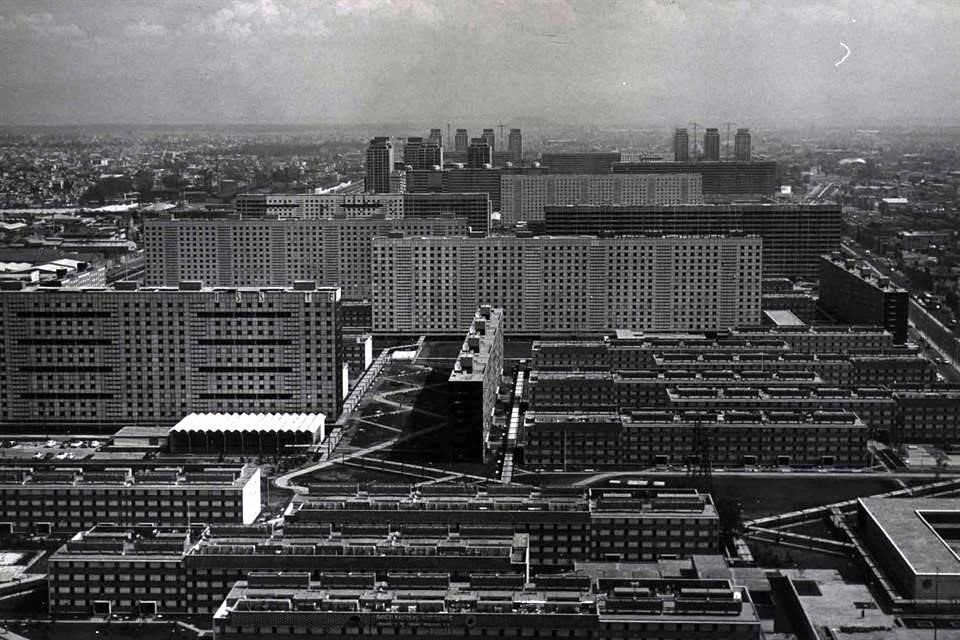 Tlatelolco, Un concepto de ciudad ofrece una mirada radiográfica al conjunto habitacional.