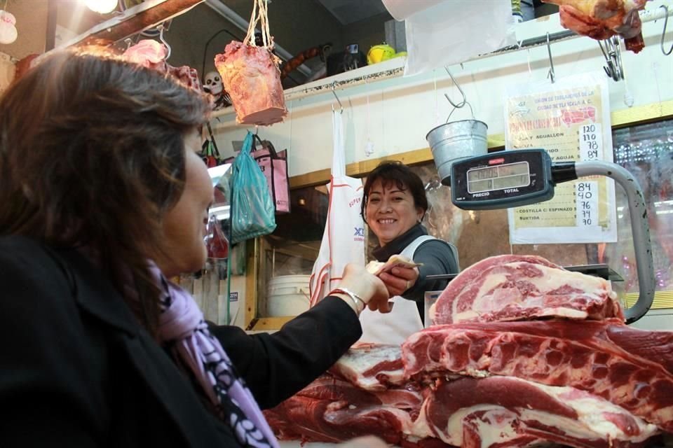 Poner una compensación arancelaria a las piernas de cerdo no implica desabasto en el País, dijo experto.