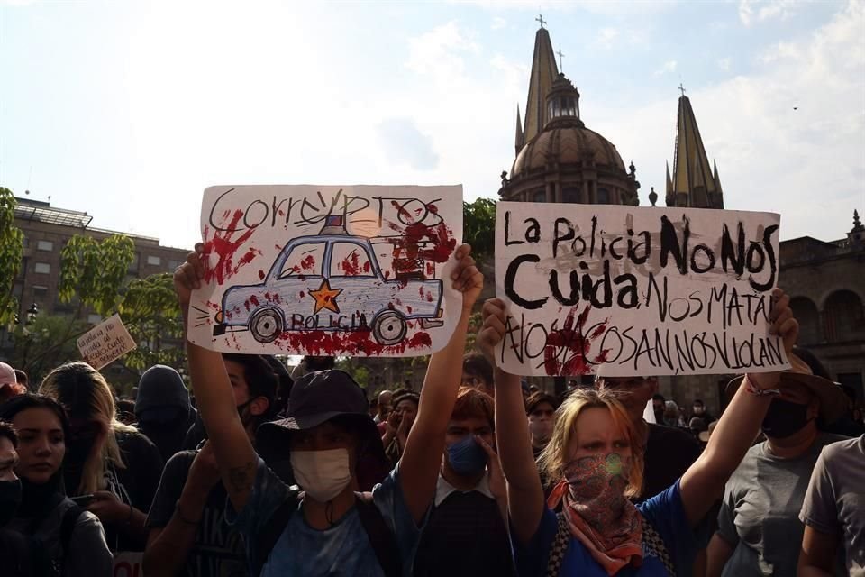 Por tercer día consecutivo, manifestantes marcharon por el homicidio de Giovanni López a manos de policías de Ixtlahuacán de los Membrillos.