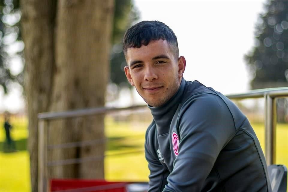 Leo Fernández tiene aún seis meses de contrato a préstamo con Toluca. Tigres lo respetará.