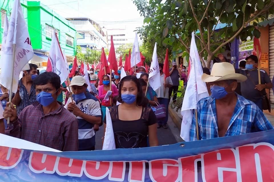 El contingente que marcha en la capital guerrerense.