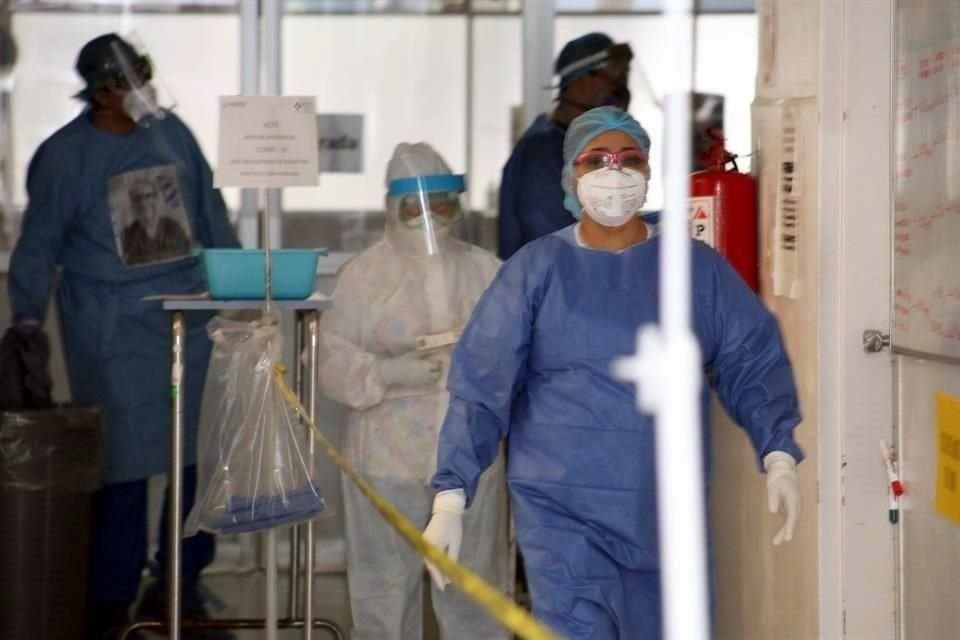 De acuerdo con el estudio, el 71.3 por ciento de mil 915 profesionales de la salud encuestados tiene miedo de morir por el coronavirus.