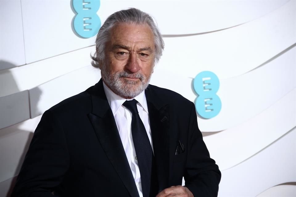 Robert De Niro apoya la idea de que los policías deben ayudar a la comunidad y ser sensibles.