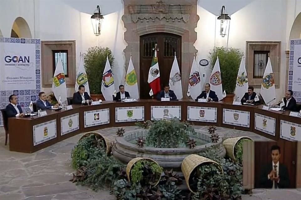 Los Gobernadores panistas en conferencia de prensa.