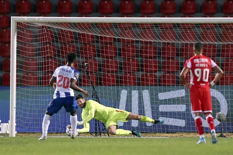 Ze Luis falló un penal que pudo darle la victoria al Porto.