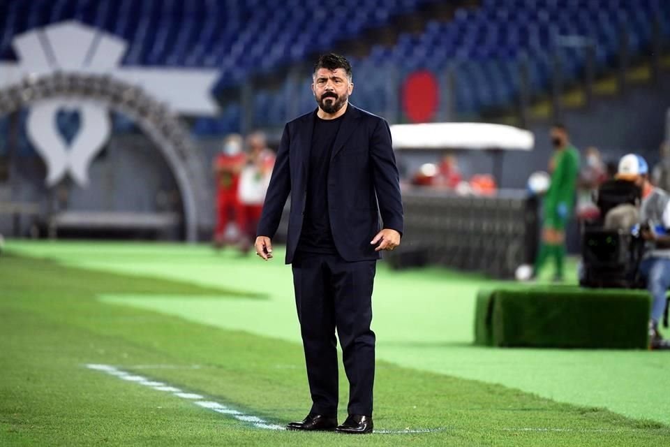 El estratega Gennaro Gattuso no utilizó a Hirving Lozano.