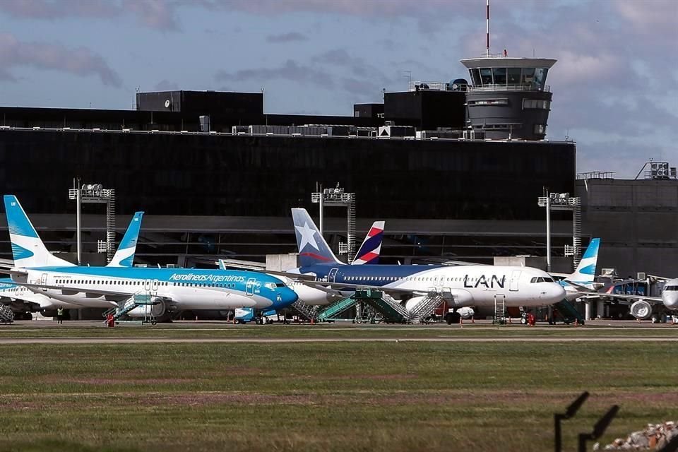 Latam Airlines pidió a fines de mayo pasado protección por bancarrota en Estados Unidos, ante la caída en vuelos por la pandemia de Covid-19.