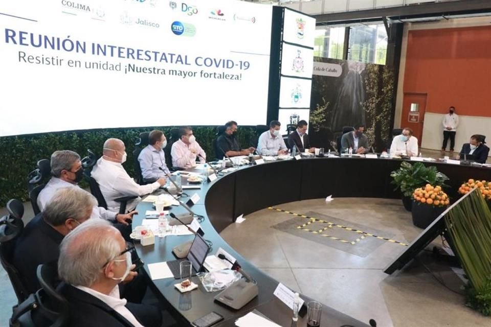 Los 8 Gobernadores reunidos en Monterrey acordaron simplificar los requisitos para la reactivación económica.
