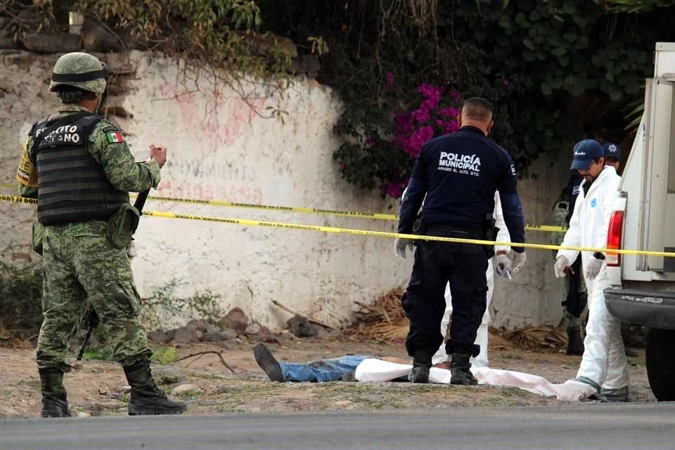 Un hombre asesinado ayer en calles de la ciudad de Apaseo El Alto, Guanajuato.