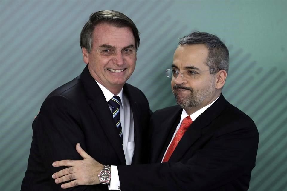 Jair Bolsonaro con el ex Ministro de Educación Abraham Weintraub en foto de archivo.