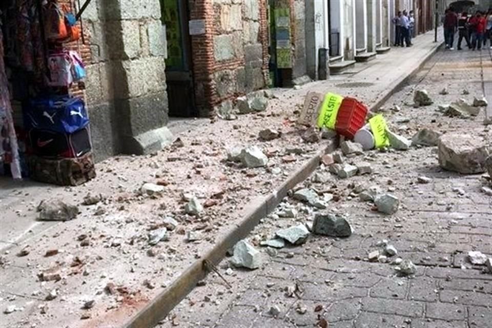 Oaxaca reportó afectaciones tras el sismo de 7.5 con epicentro en Crucecitas, núcleo poblacional del centro turístico de Bahías de Huatulco.