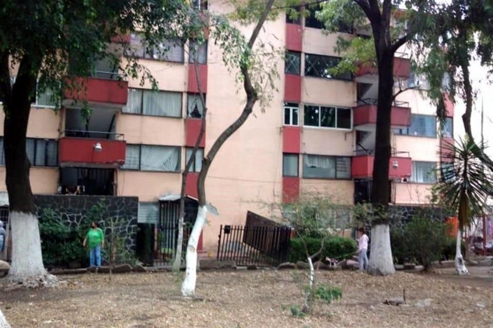 De acuerdo con la GAM, desde la semana pasada se determinó que los vecinos de dicho edificio debían desalojarlo debido a los desplomes y desniveles registrados a través de revisiones.