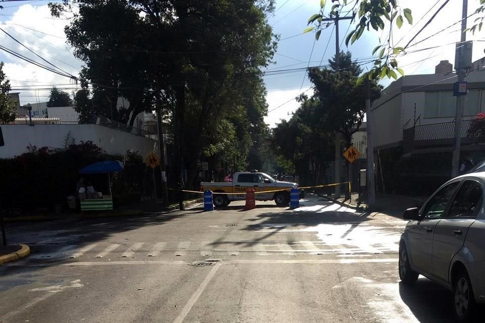 El operativo en torno a Médica Sur se extiende a varias cuadras a la redonda.