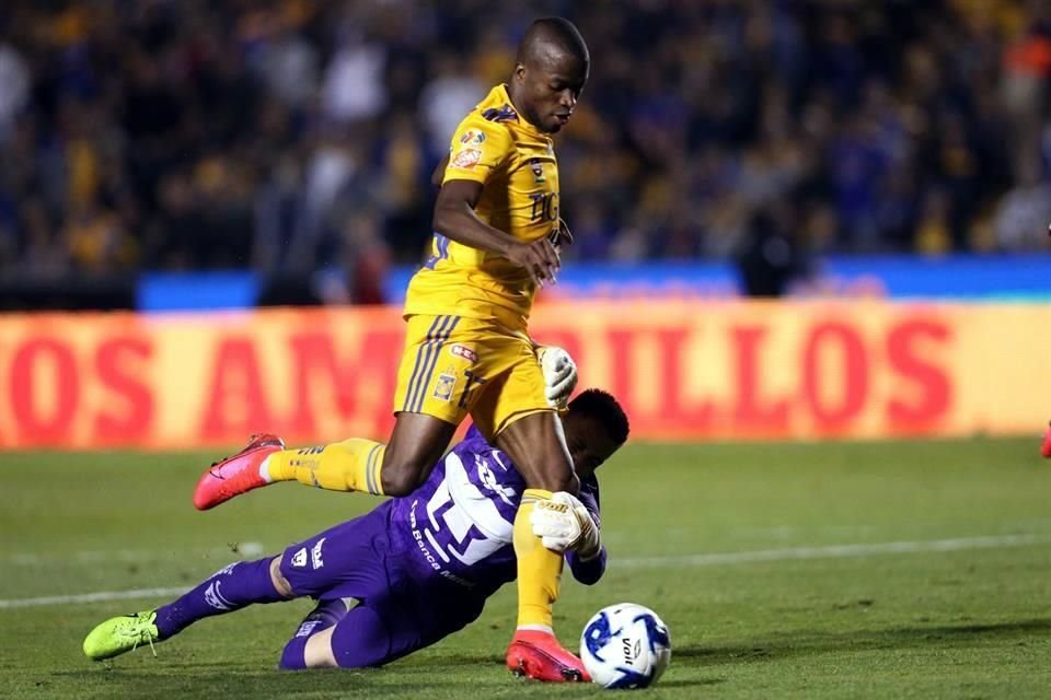 Enner Valencia sería la baja de Tigres.