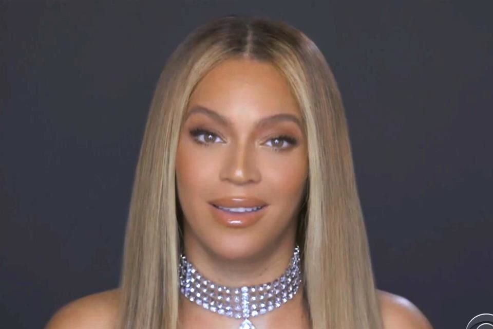 Beyoncé fue galardonada por su labor humanitaria.