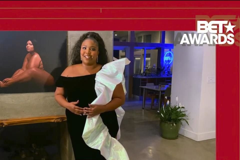 Lizzo fue elegida como Mejor Artista Femenina de R&B y Pop.