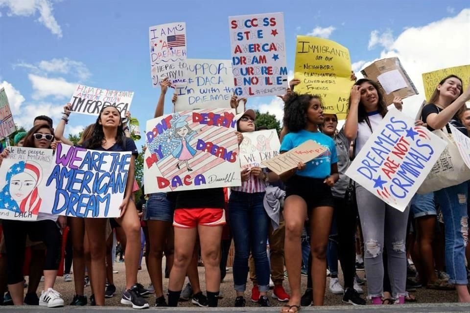 De acuerdo con un estimado del Instituto de Política Migratoria, aproximadamente 66 mil jóvenes han quedado fuera del DACA desde septiembre de 2017.