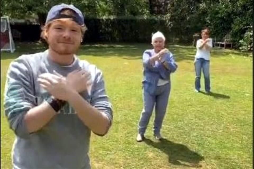 Judy ha participado en bailes junto a su nieto.