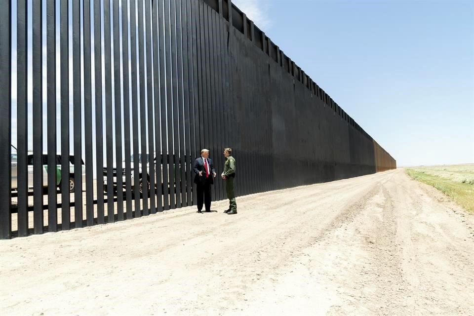 A dos días de su reunión con AMLO, Donald Trump difundió imágenes en Twitter del muro fronterizo en Arizona y un video con contenido antimigratorio.