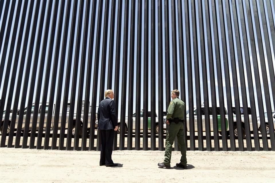 A dos días de su reunión con AMLO, Donald Trump difundió imágenes en Twitter del muro fronterizo en Arizona y un video con contenido antimigratorio.