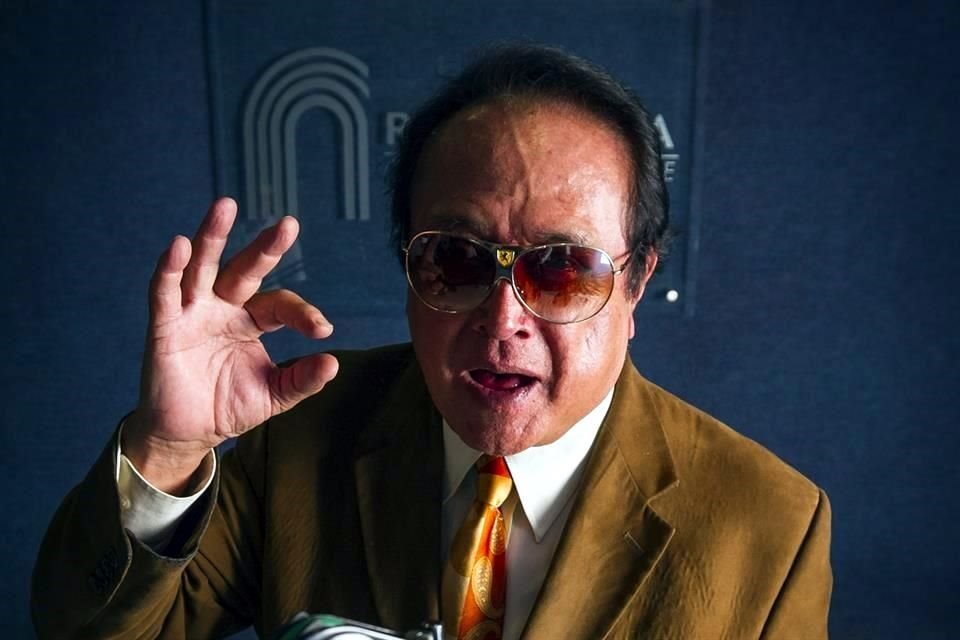 Una de las personalidades más emblemáticas y respetadas de la radio en Jalisco, Guillermo Lares Lazaritt, mejor conocido por su personaje 'Don Justo Preciso', falleció este lunes en Guadalajara.
